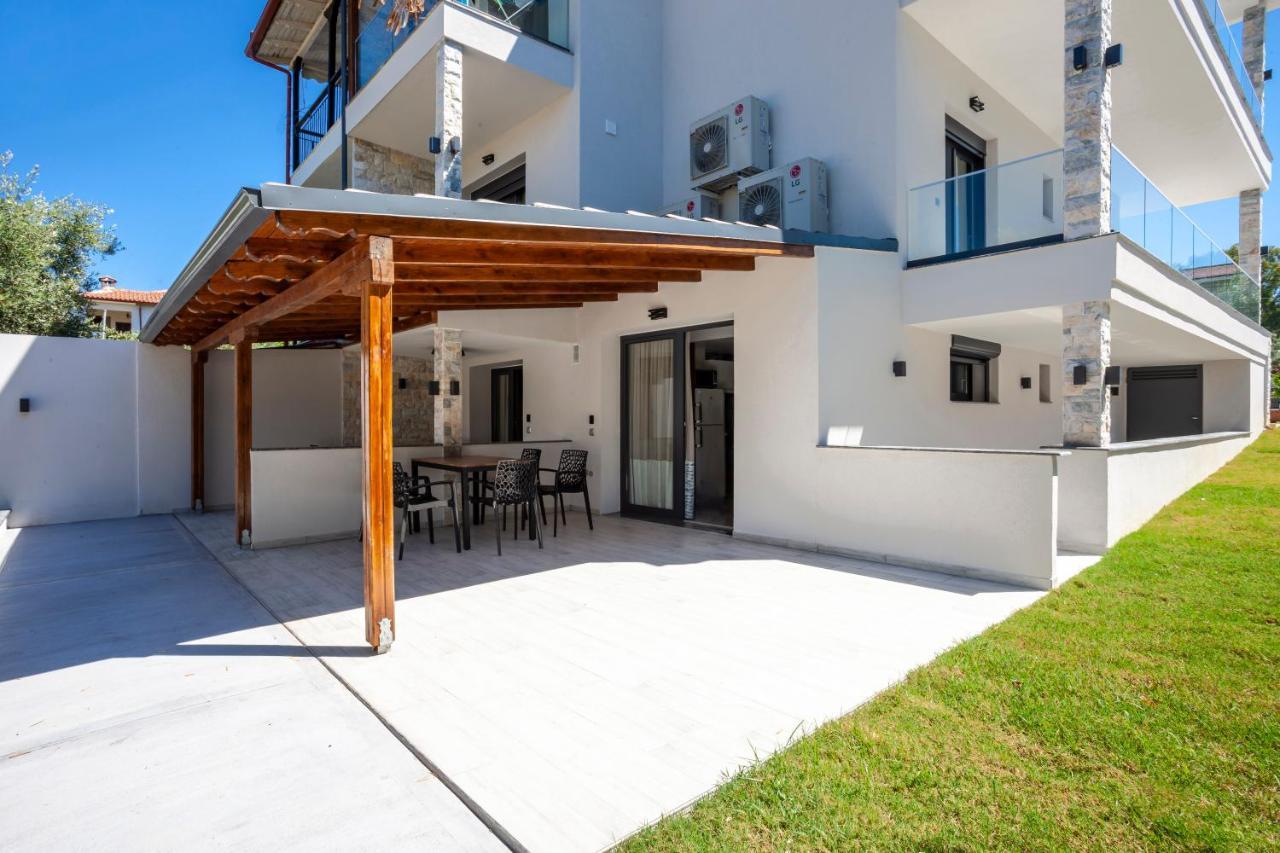 Olia Seaside Residence 120M From The Beach ペフコホリ エクステリア 写真